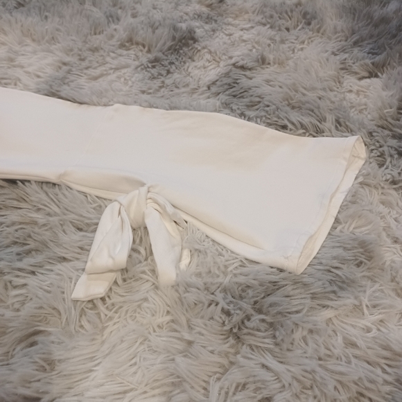 IRIS&INK White sweatshirt - Picture 5 of 6